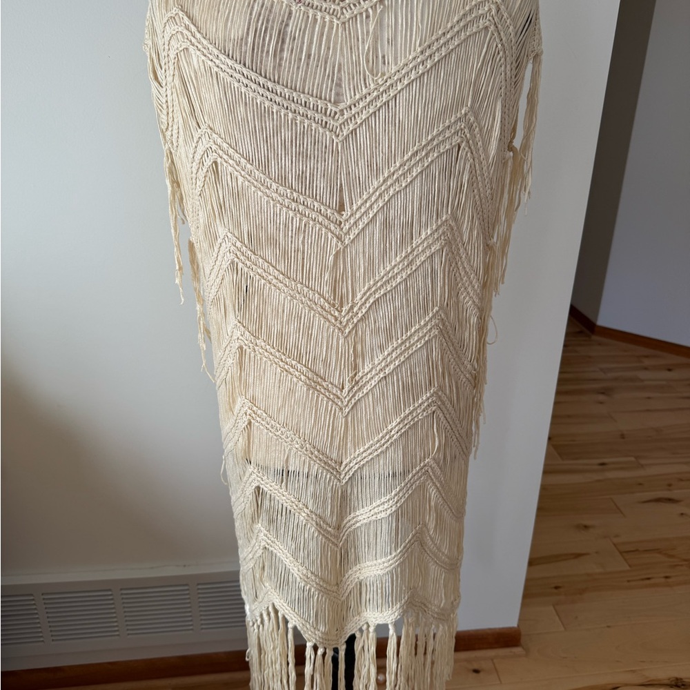 Crochet/mac Cream Fringe Sleeveless Dress/layering piece - Picture 10 of 11
